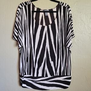 Traveler's by Chico's Zebra Print Scoop Neck Short Sleeve Blouse